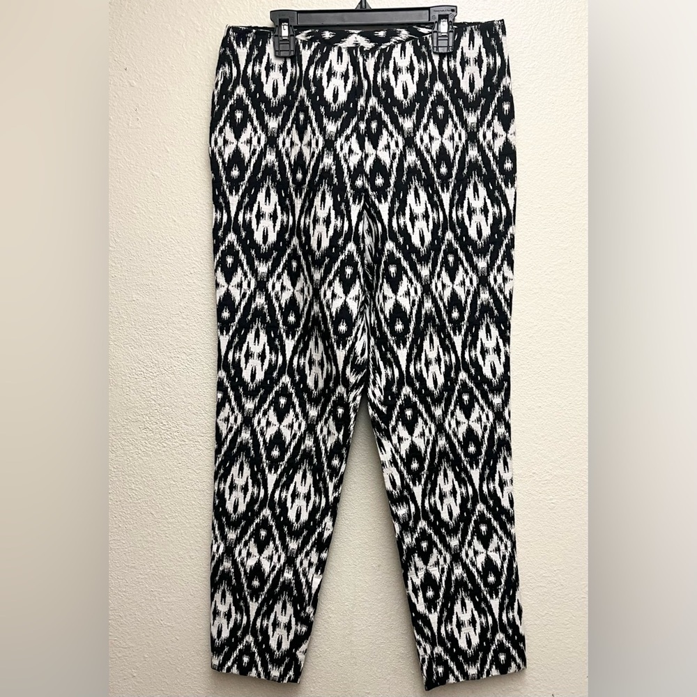 Peter Nygard Ikat Pattern Pants Black/White Size 6 EUC